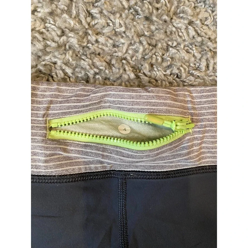 Lululemon Woman Athletic Yoga Cropped Leggings